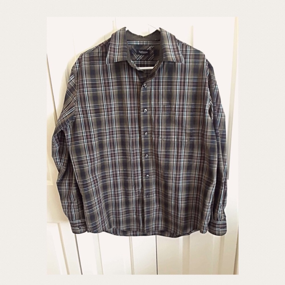 Van Heusen Long Sleeve Button Down Shirt